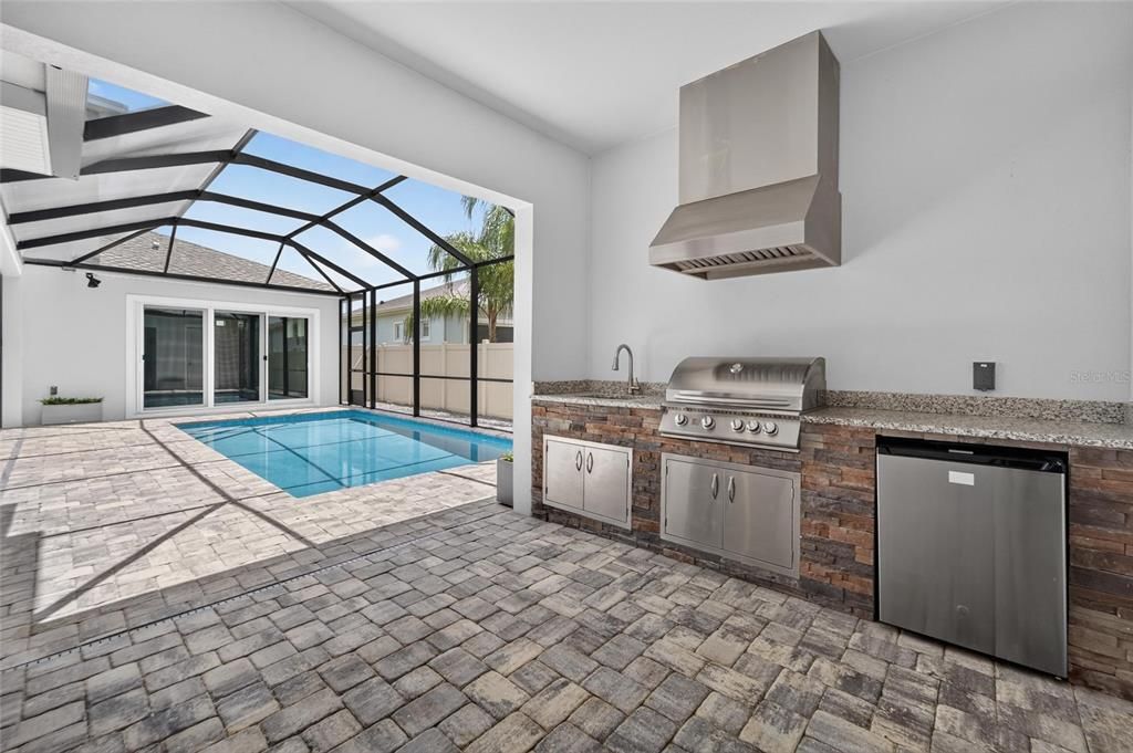 En Venta: $995,990 (5 camas, 4 baños, 3271 Pies cuadrados)
