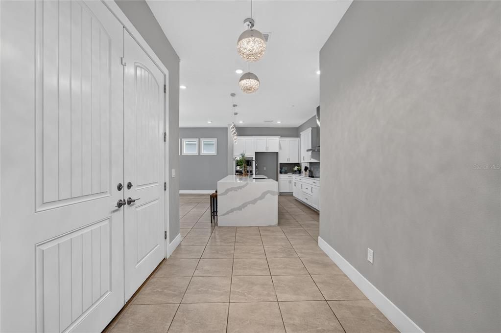 En Venta: $995,990 (5 camas, 4 baños, 3271 Pies cuadrados)