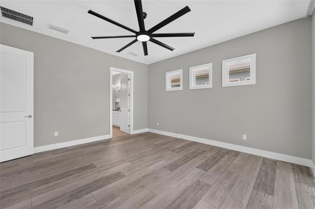 En Venta: $995,990 (5 camas, 4 baños, 3271 Pies cuadrados)
