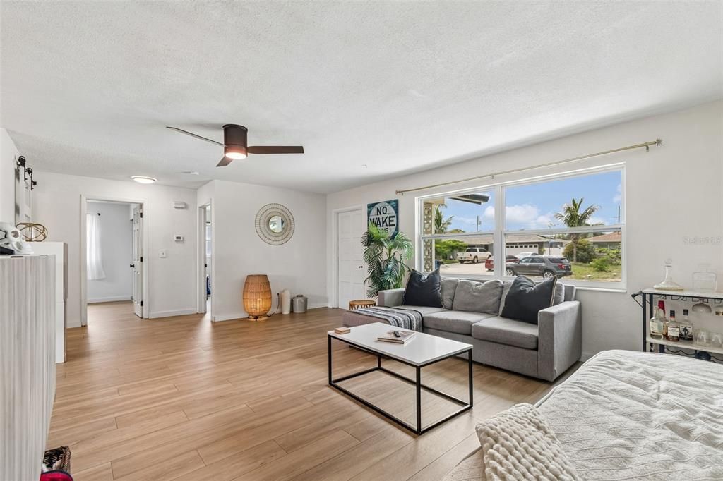 En Venta: $379,000 (2 camas, 2 baños, 990 Pies cuadrados)