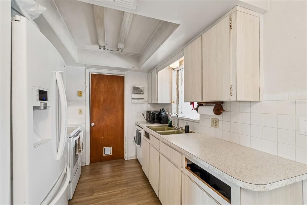 En Venta: $379,000 (2 camas, 2 baños, 990 Pies cuadrados)