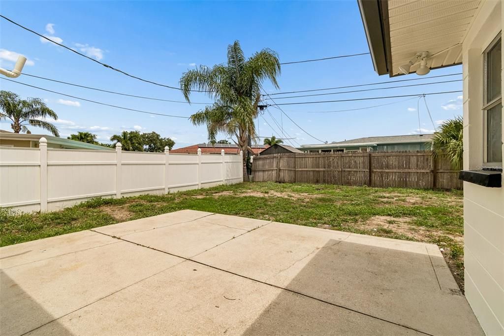 En Venta: $379,000 (2 camas, 2 baños, 990 Pies cuadrados)