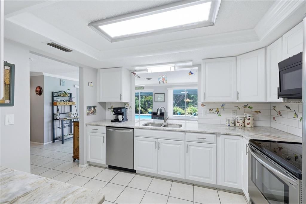 На продажу: $459,000 (2 спален, 2 ванн, 1539 Квадратных фут)