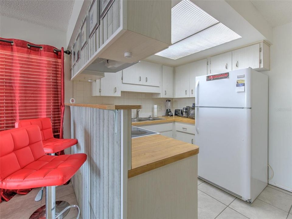 : $1,450 (2 спален, 1 ванн, 825 Квадратных фут)