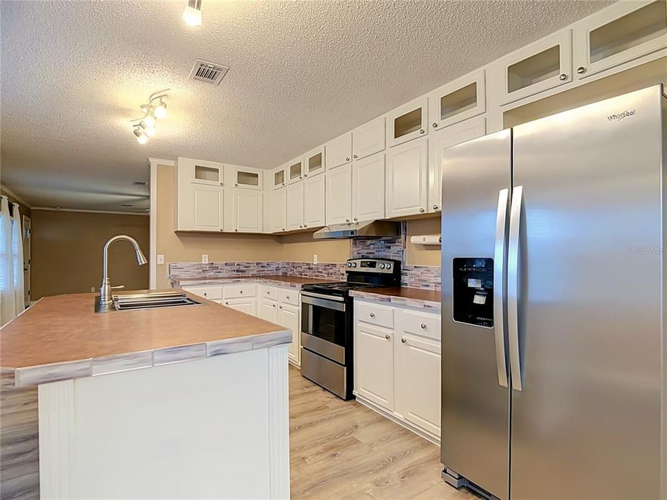 En Venta: $275,000 (3 camas, 2 baños, 1664 Pies cuadrados)