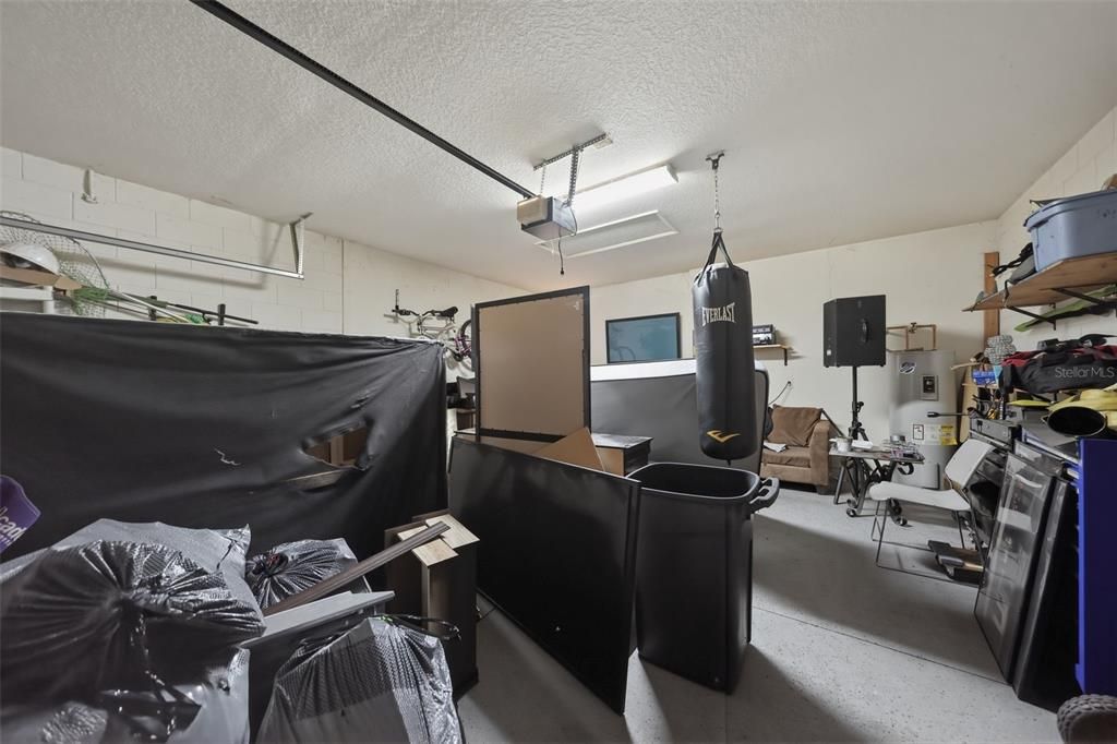 Activo con contrato: $280,000 (4 camas, 2 baños, 1820 Pies cuadrados)