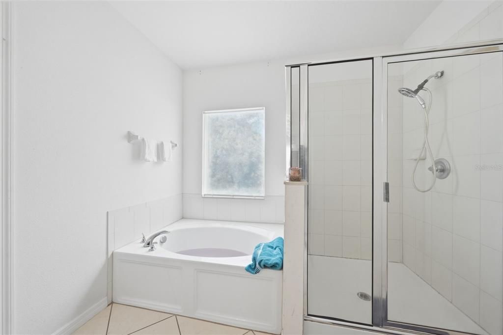 Activo con contrato: $280,000 (4 camas, 2 baños, 1820 Pies cuadrados)