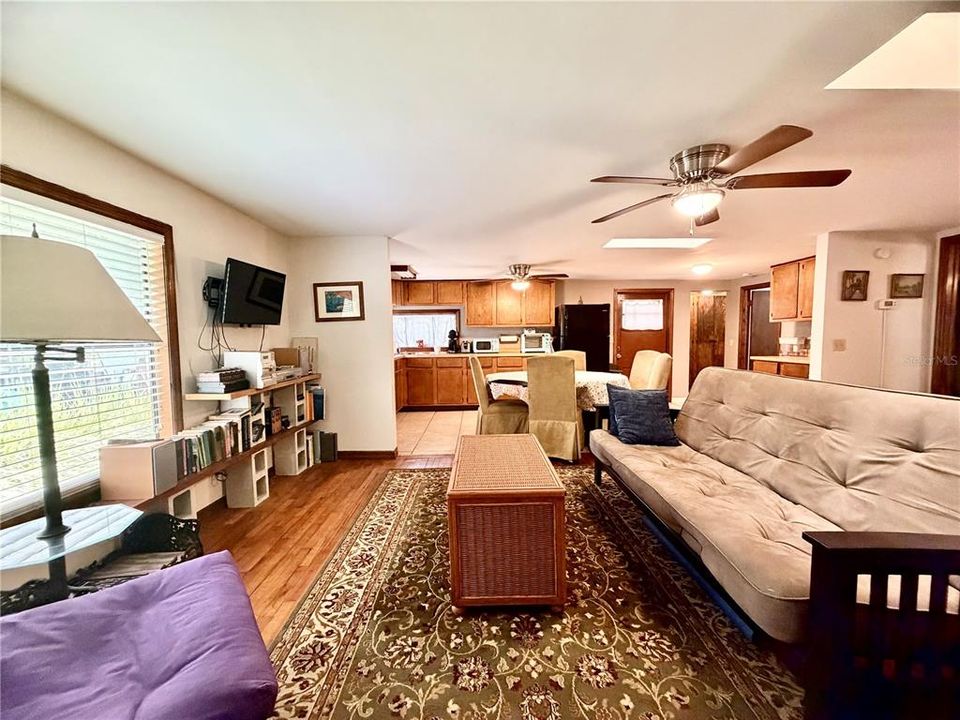 En Venta: $125,000 (3 camas, 2 baños, 834 Pies cuadrados)