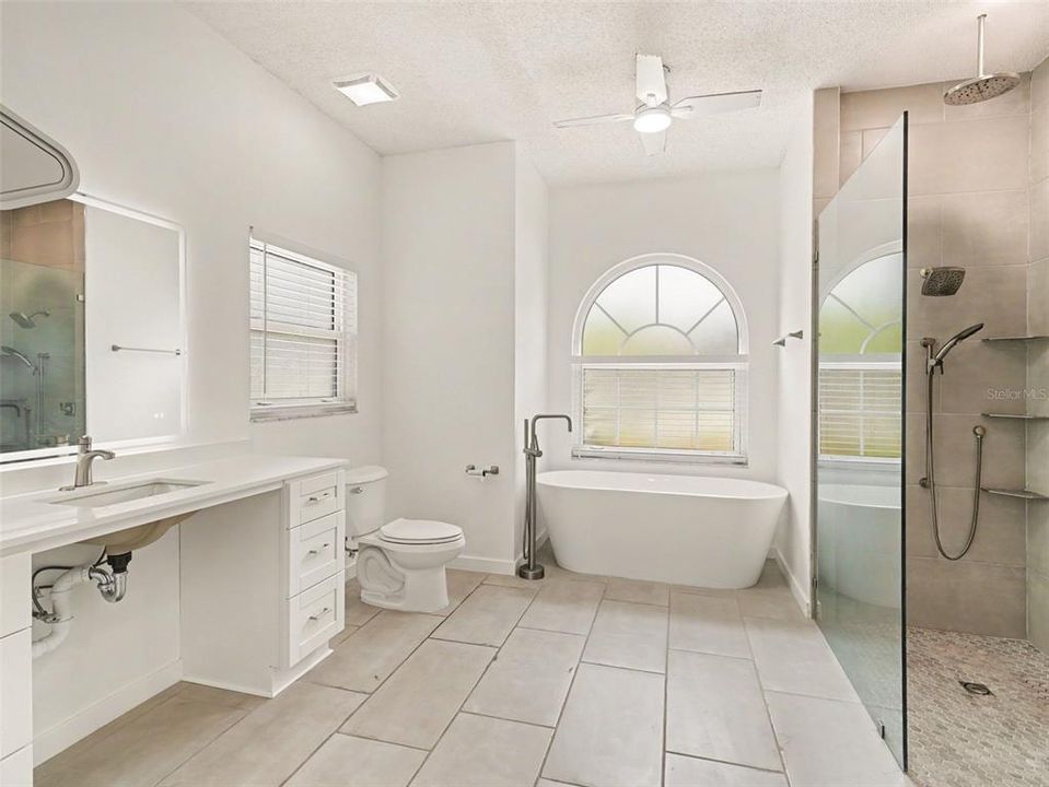 For Sale: $434,000 (3 beds, 2 baths, 1685 Square Feet)