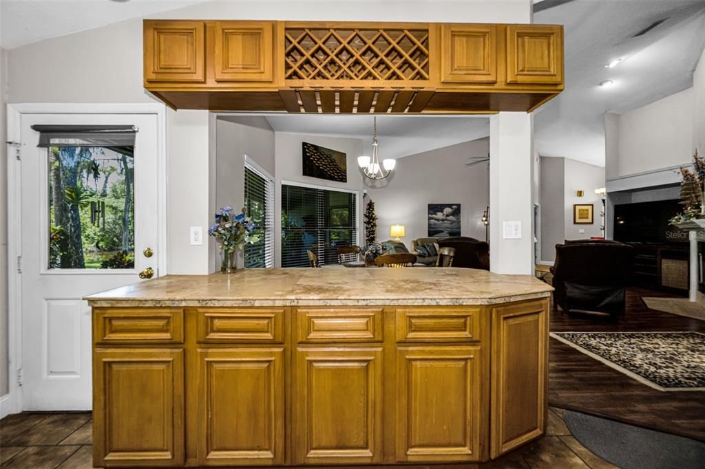 En Venta: $425,000 (3 camas, 2 baños, 1560 Pies cuadrados)