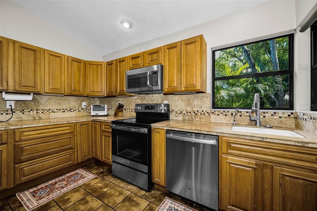 En Venta: $425,000 (3 camas, 2 baños, 1560 Pies cuadrados)