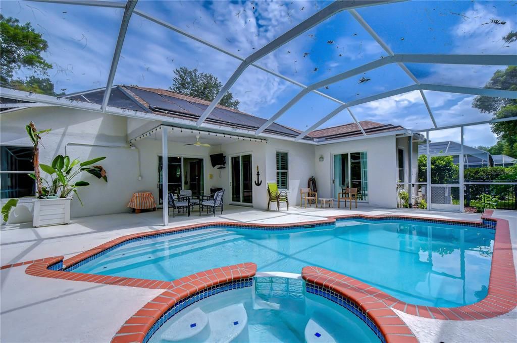 For Sale: $550,000 (3 beds, 2 baths, 1829 Square Feet)