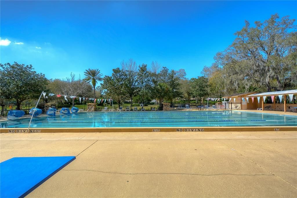 For Sale: $550,000 (3 beds, 2 baths, 1829 Square Feet)