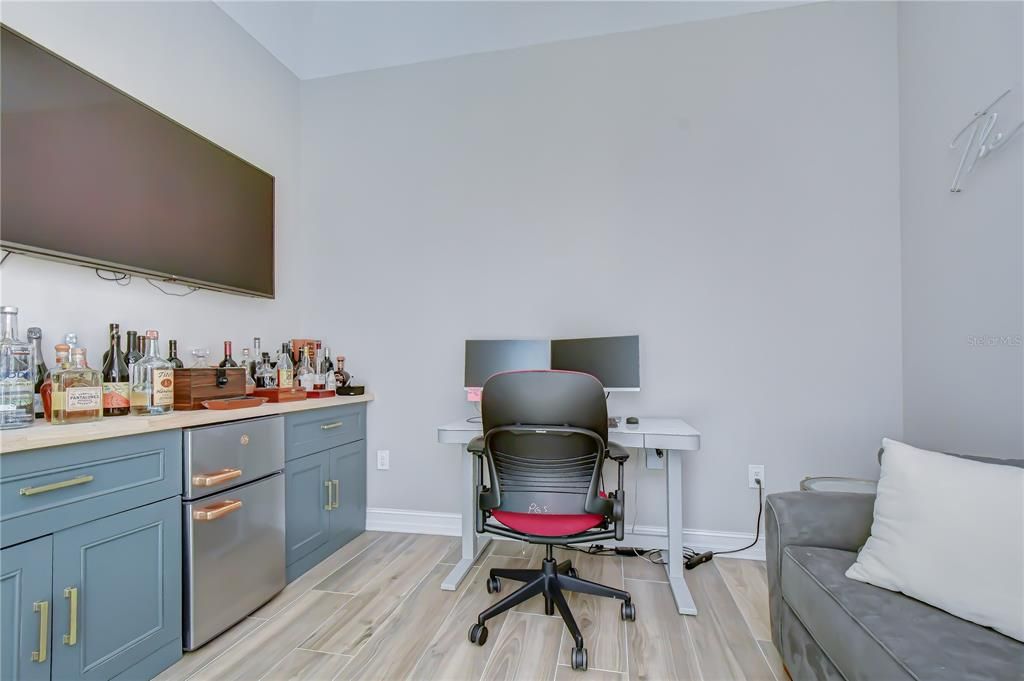 For Sale: $550,000 (3 beds, 2 baths, 1829 Square Feet)
