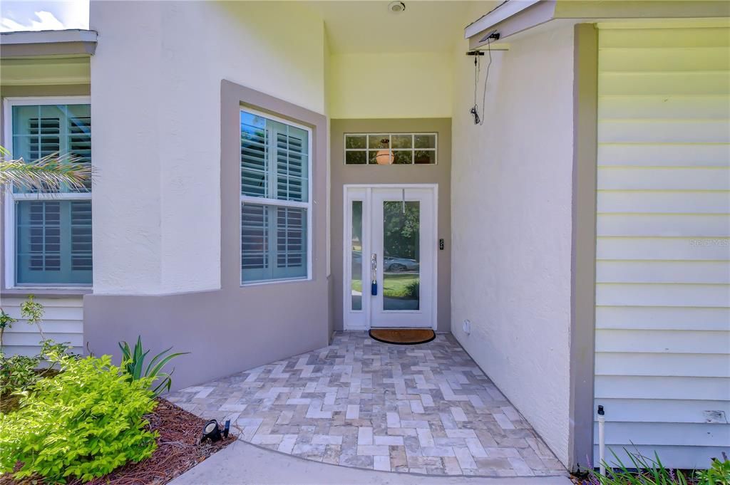 For Sale: $550,000 (3 beds, 2 baths, 1829 Square Feet)