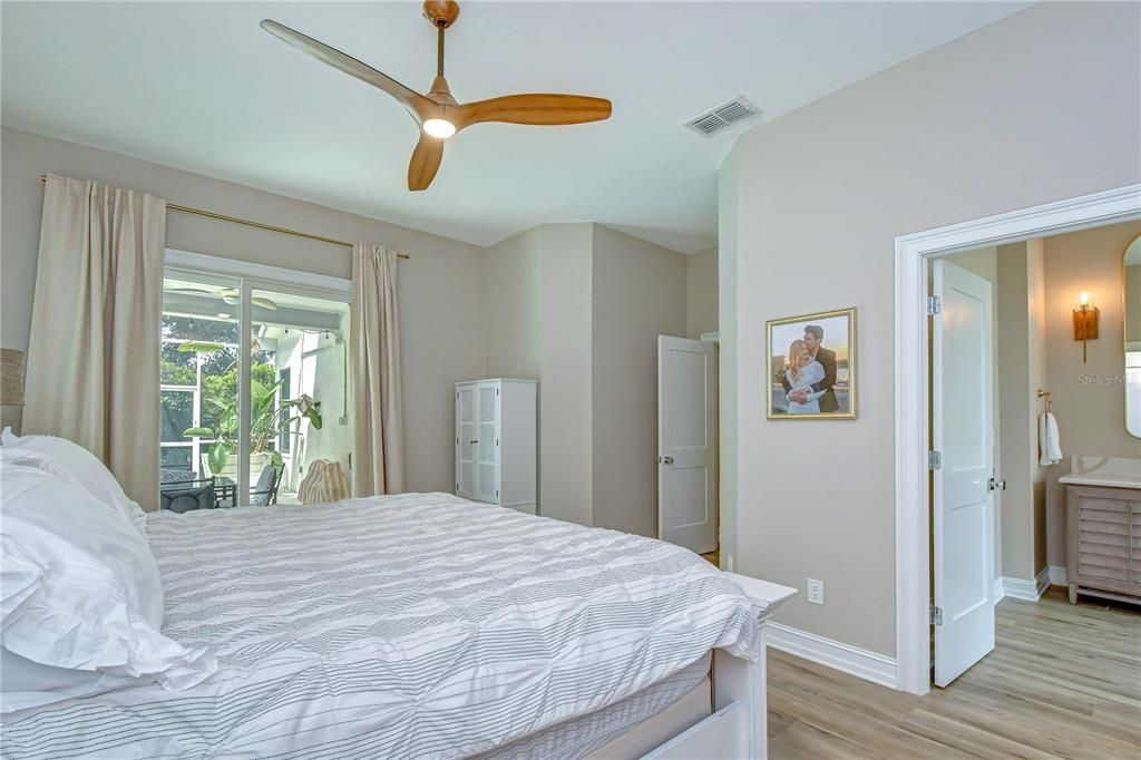For Sale: $550,000 (3 beds, 2 baths, 1829 Square Feet)