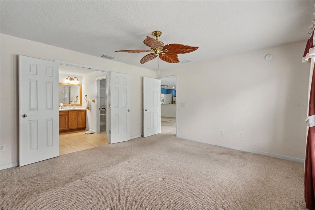 For Sale: $279,000 (3 beds, 2 baths, 1714 Square Feet)