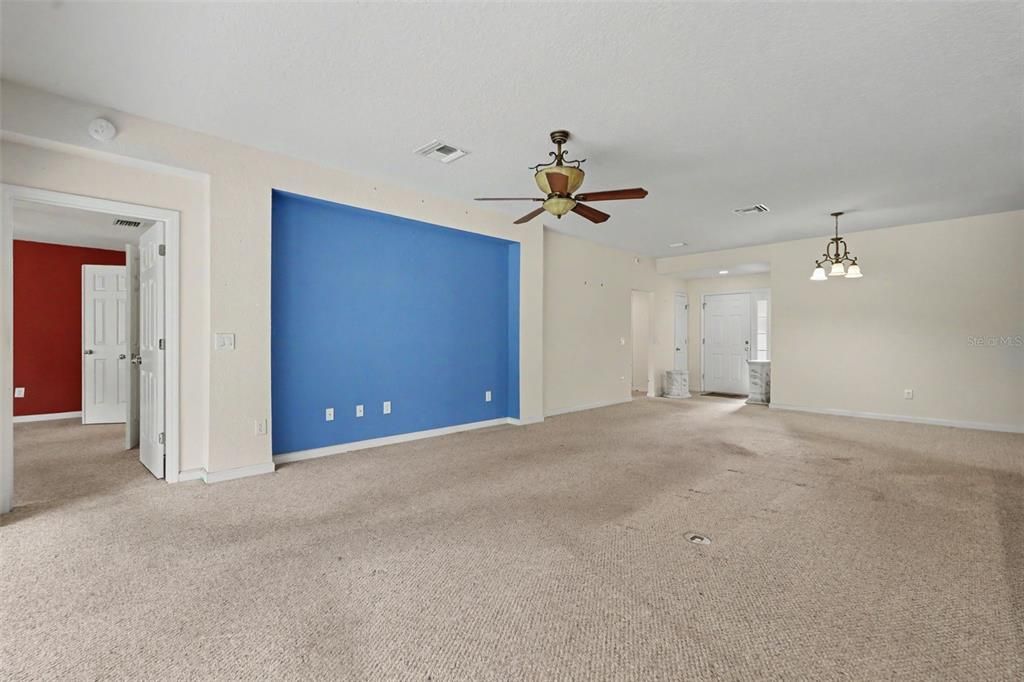 For Sale: $279,000 (3 beds, 2 baths, 1714 Square Feet)