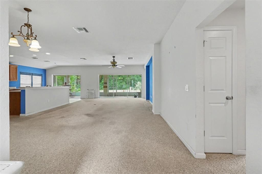 For Sale: $279,000 (3 beds, 2 baths, 1714 Square Feet)