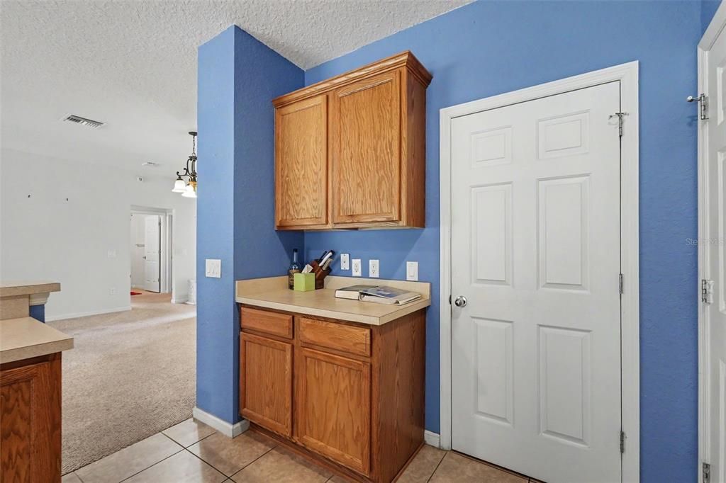 For Sale: $279,000 (3 beds, 2 baths, 1714 Square Feet)