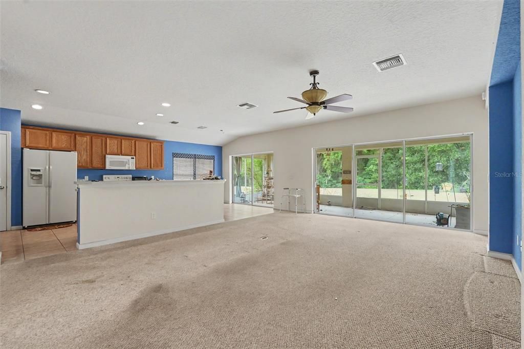 For Sale: $279,000 (3 beds, 2 baths, 1714 Square Feet)