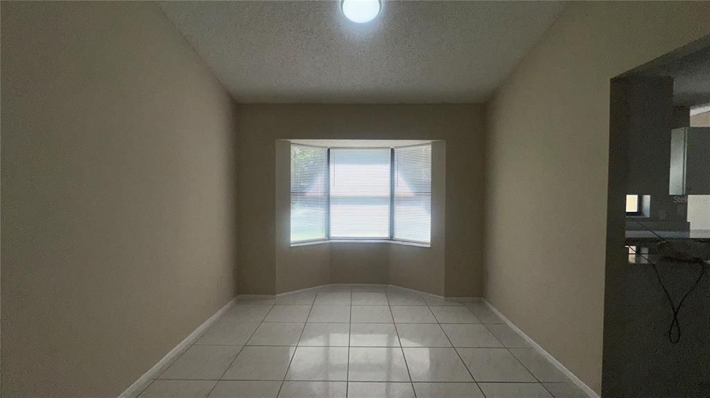 En Renta: $2,199 (3 camas, 2 baños, 1649 Pies cuadrados)