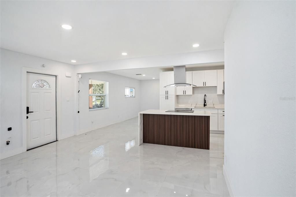 На продажу: $369,900 (4 спален, 3 ванн, 1470 Квадратных фут)