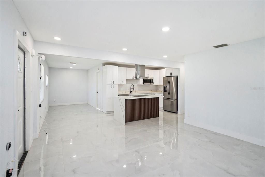 На продажу: $369,900 (4 спален, 3 ванн, 1470 Квадратных фут)
