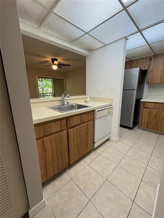 В аренду: $1,450 (2 спален, 2 ванн, 897 Квадратных фут)