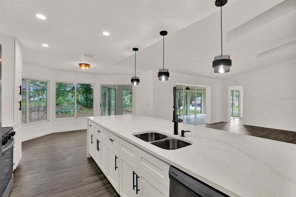 En Venta: $325,000 (3 camas, 2 baños, 1778 Pies cuadrados)
