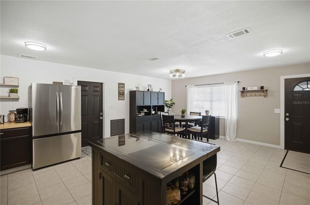 En Venta: $315,000 (3 camas, 2 baños, 1468 Pies cuadrados)
