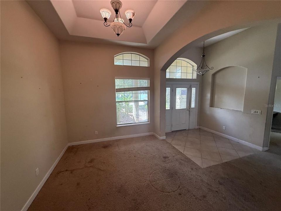 Activo con contrato: $363,500 (4 camas, 3 baños, 2888 Pies cuadrados)
