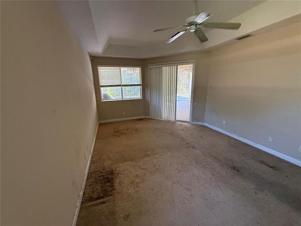 Activo con contrato: $363,500 (4 camas, 3 baños, 2888 Pies cuadrados)