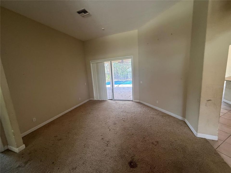 Activo con contrato: $363,500 (4 camas, 3 baños, 2888 Pies cuadrados)