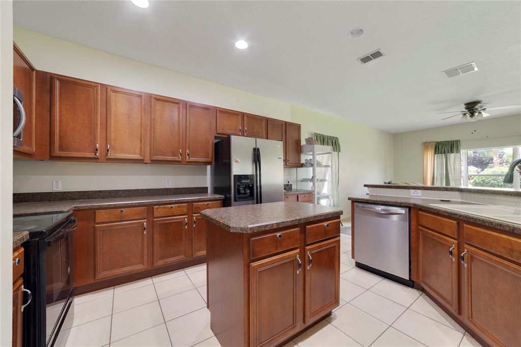 En Venta: $475,000 (4 camas, 3 baños, 3591 Pies cuadrados)