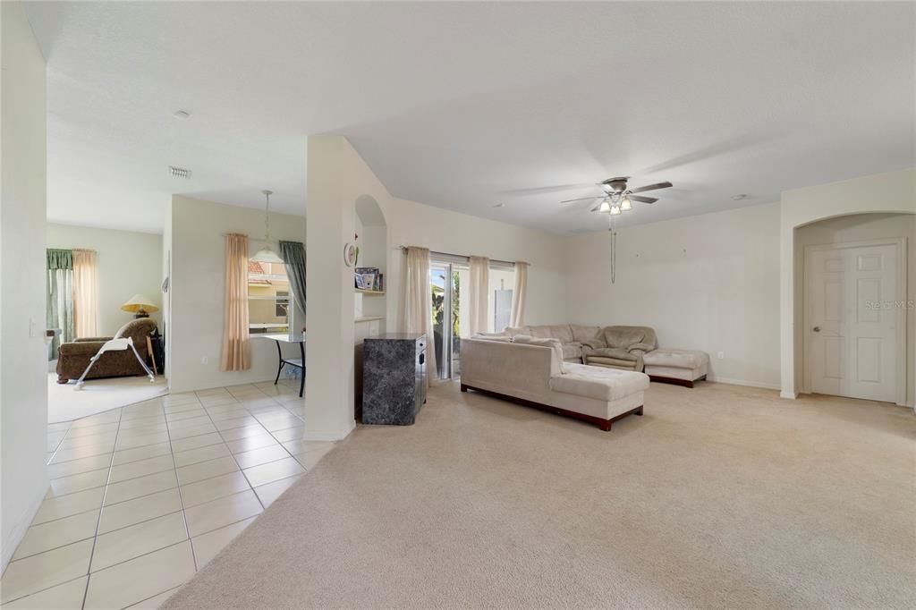 En Venta: $475,000 (4 camas, 3 baños, 3591 Pies cuadrados)