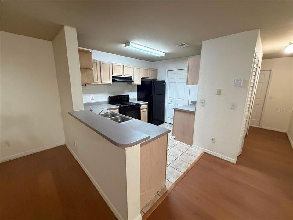 В аренду: $2,100 (3 спален, 2 ванн, 1193 Квадратных фут)