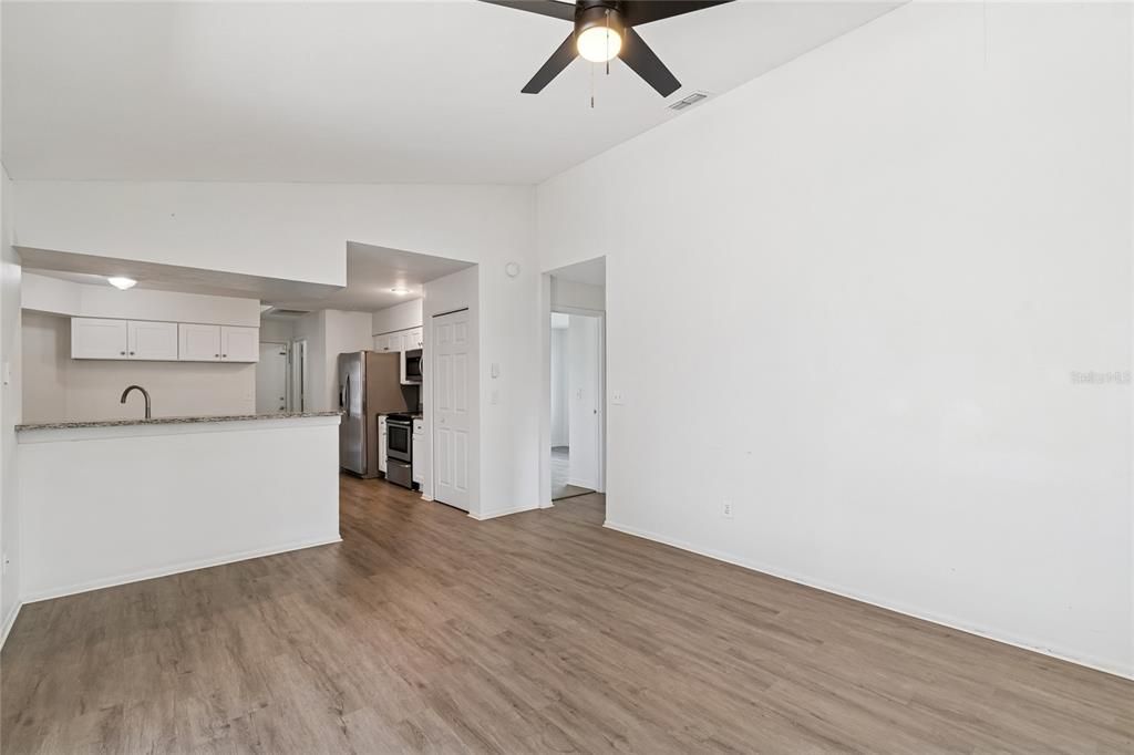 В аренду: $2,950 (3 спален, 2 ванн, 1677 Квадратных фут)