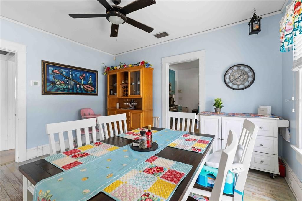 En Venta: $329,000 (3 camas, 2 baños, 1452 Pies cuadrados)
