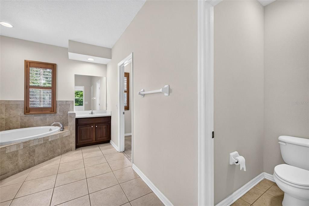 For Sale: $414,000 (4 beds, 2 baths, 2552 Square Feet)