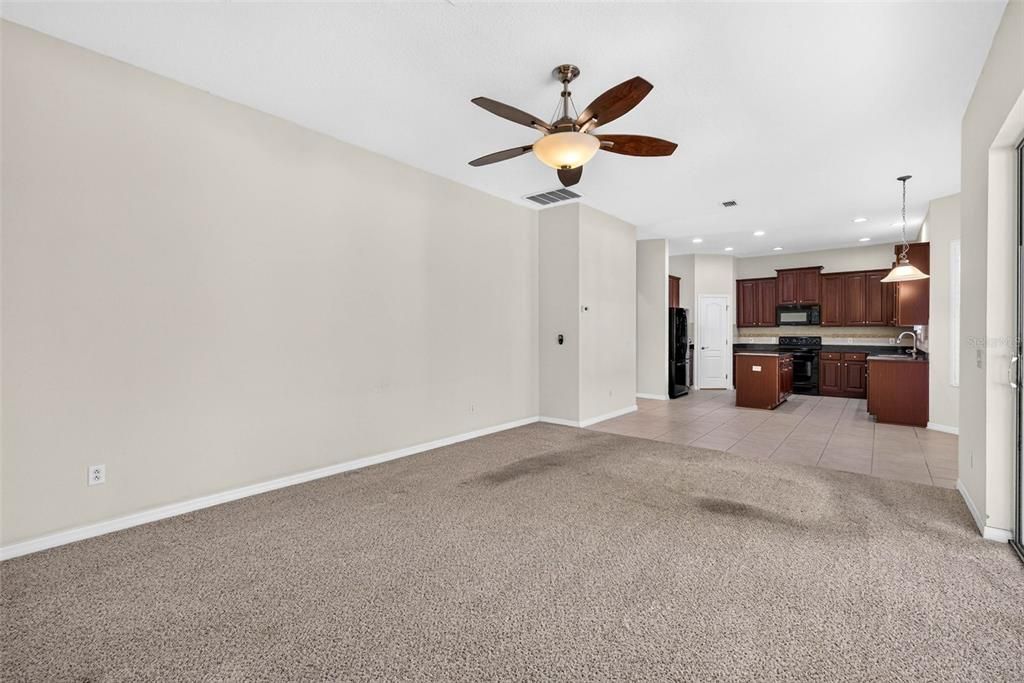 For Sale: $414,000 (4 beds, 2 baths, 2552 Square Feet)