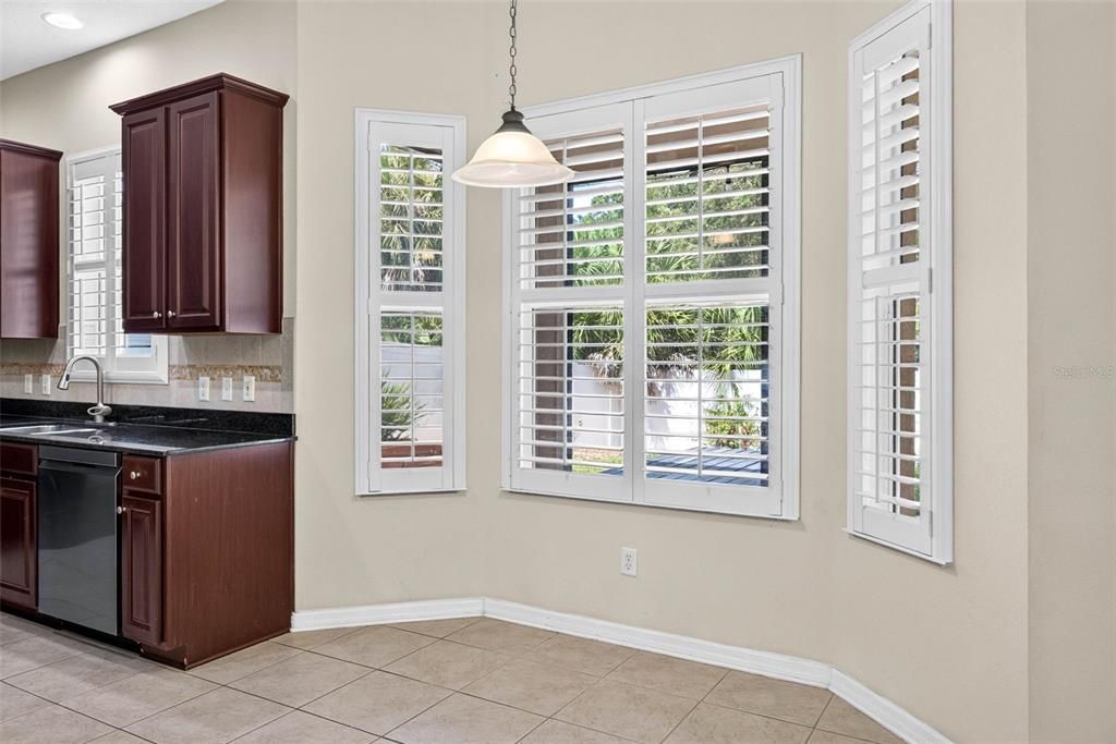 For Sale: $414,000 (4 beds, 2 baths, 2552 Square Feet)