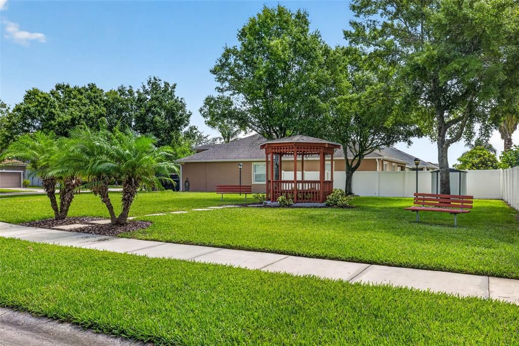 For Sale: $414,000 (4 beds, 2 baths, 2552 Square Feet)