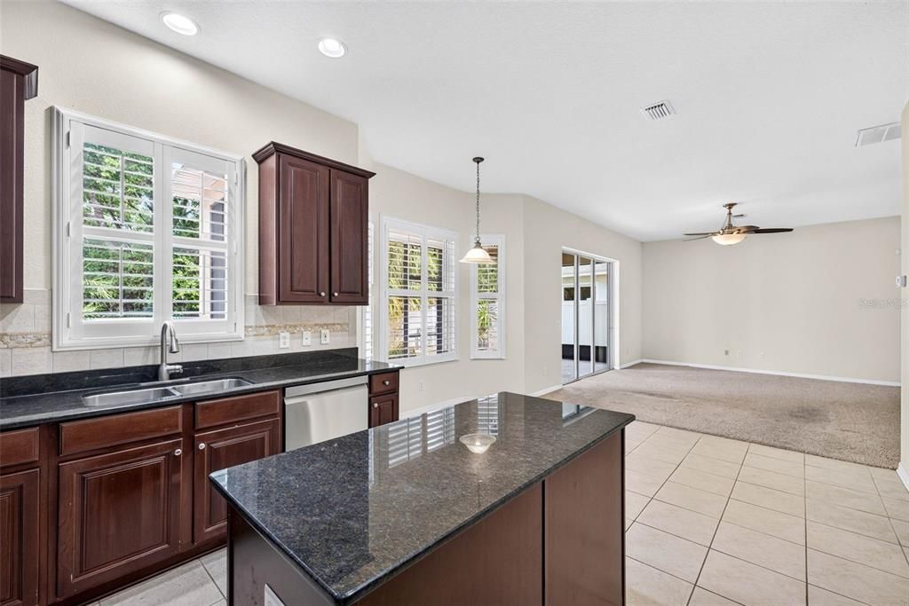 For Sale: $414,000 (4 beds, 2 baths, 2552 Square Feet)