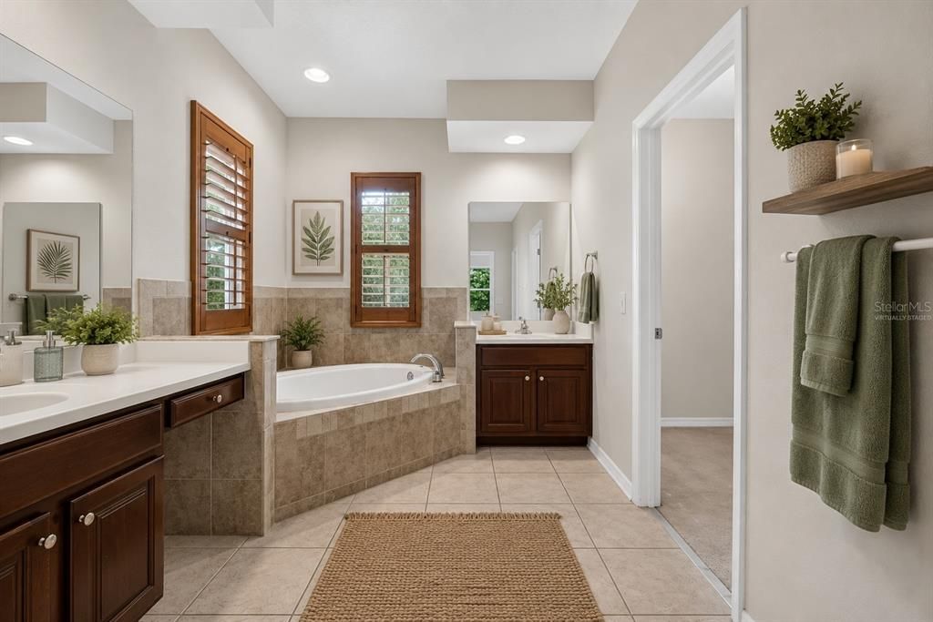 For Sale: $414,000 (4 beds, 2 baths, 2552 Square Feet)