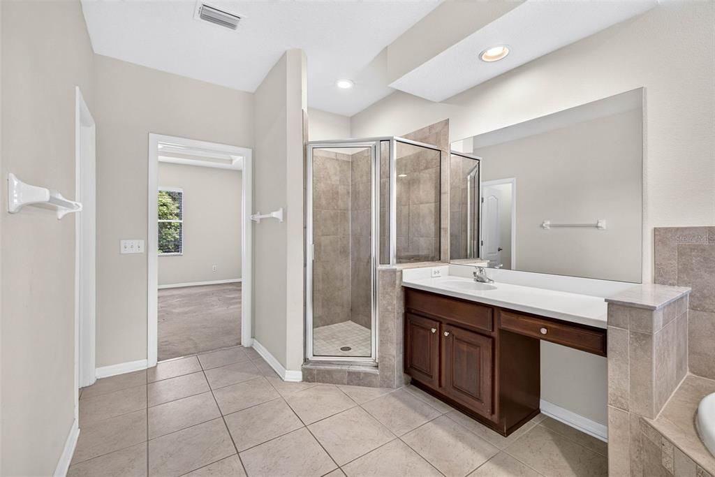 For Sale: $414,000 (4 beds, 2 baths, 2552 Square Feet)