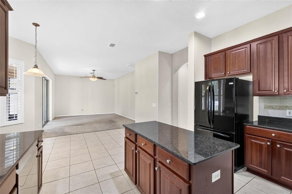 For Sale: $414,000 (4 beds, 2 baths, 2552 Square Feet)