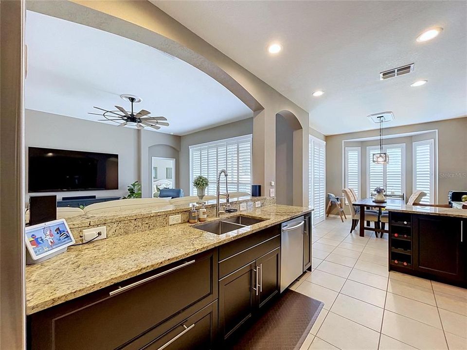 En Venta: $449,900 (3 camas, 2 baños, 2055 Pies cuadrados)