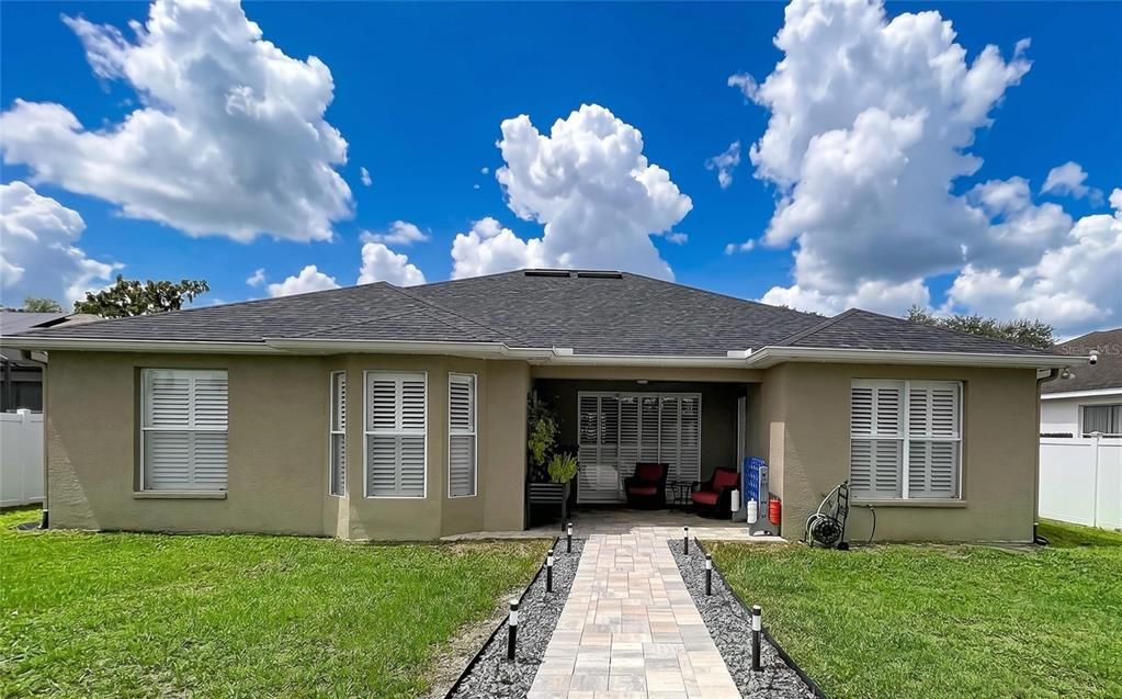 En Venta: $449,900 (3 camas, 2 baños, 2055 Pies cuadrados)