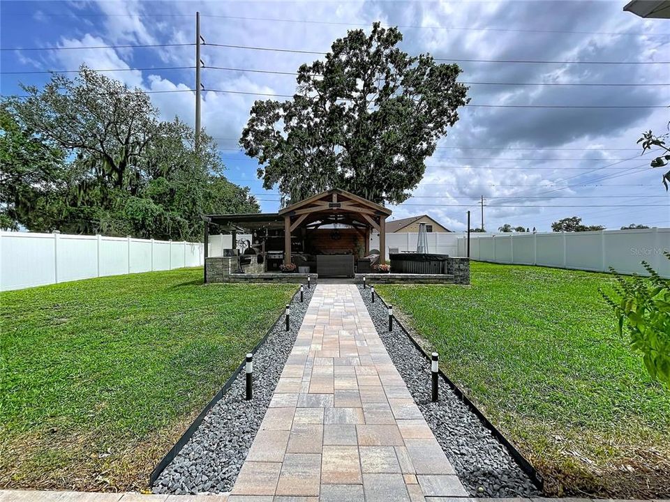 En Venta: $449,900 (3 camas, 2 baños, 2055 Pies cuadrados)